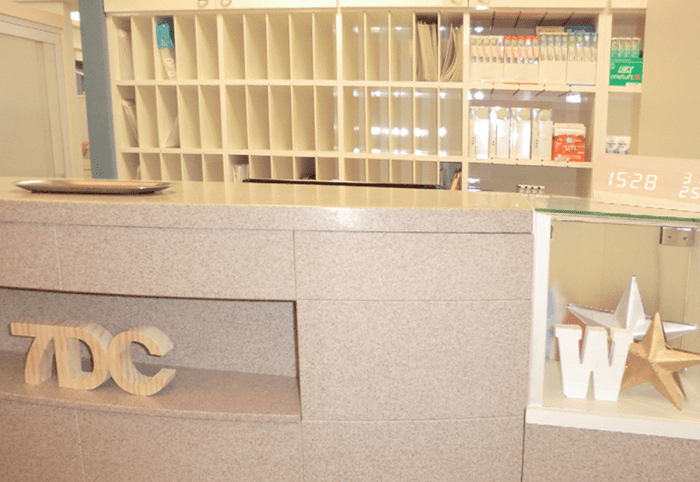 セブンデンタルクリニック院内写真｜受付